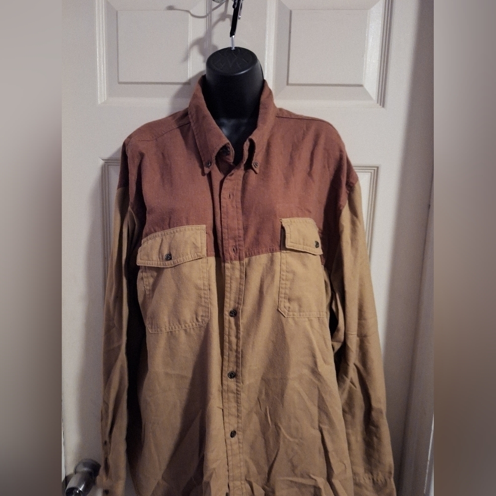 Foundry Men's two toned button-down large
